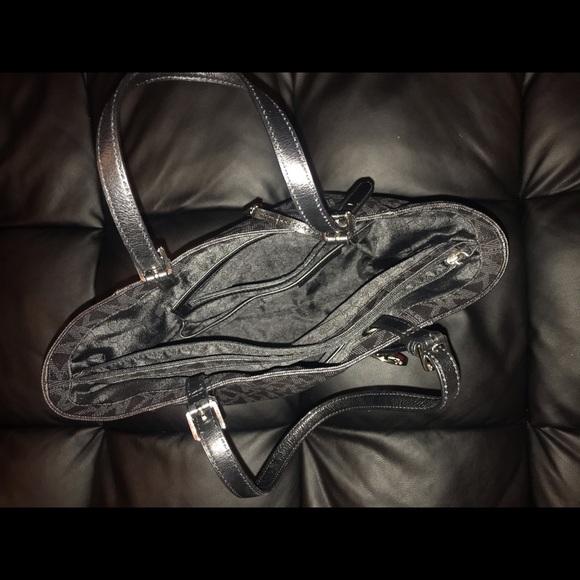 Michael Kors Black Signature Tote - Picture 4 of 6